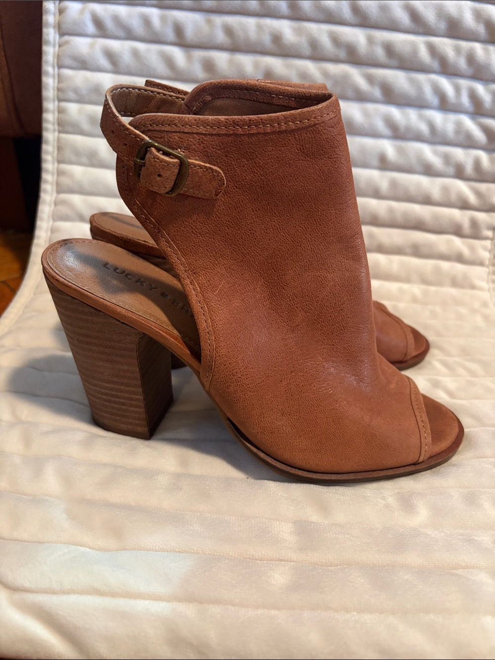 Lucky Brand Cognac Open-Toe Stacked Block Heel Sandals